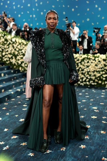 Venus Williams, posando a su llegada a la MET Gala 2025.