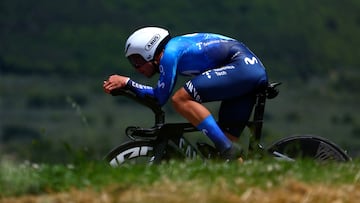 Team Movistar's Italian rider Lorenzo Milesi competes during the 7th stage of the 107th Giro d'Italia cycling race, an individual time trial between Foligno and Perugia, on May 10, 2024 in Foligno. (Photo by Luca Bettini / AFP)