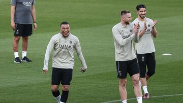 Will Mbappé start for PSG in Barcelona trip?