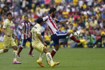 Arda Turan y Gil Burón.