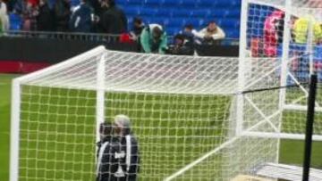 Cuatro porterías en el campo para cuidar el césped