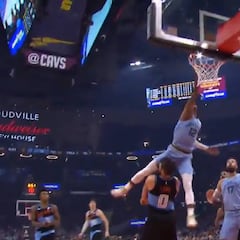 El mate de Ja Morant que tiene a la NBA en shock: ¡salta por encima de Kevin Love y sus 2,08!