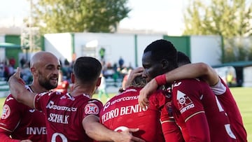 Los murcianistas celebran el segundo gol en Antequera.