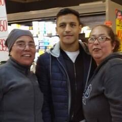 Alexis Sánchez sorprendió con varias apariciones en Tocopilla
