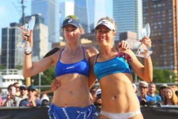 Campeonato femenino de voley playa Abierto de Hudson River Park de Nueva York.