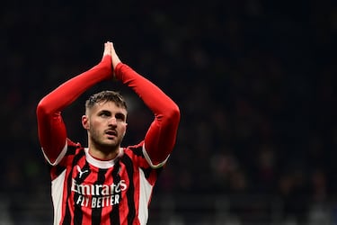 Santiago Giménez se devalúa 