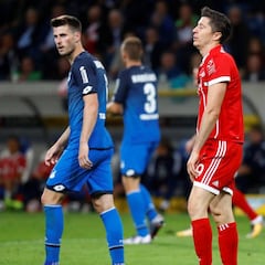 Effenberg, harto de Lewandowski, pide al Bayern venderle