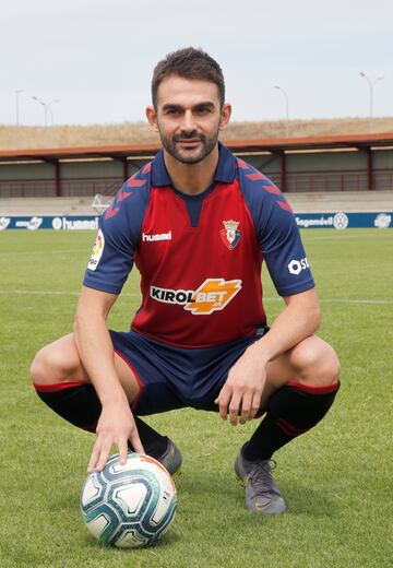 Jug¨® con el Atl¨¦tico de Madrid durante tres temporadas desde 2011 hasta 2014. Defiende los colores del Osasuna desde la temporada 2019-20.