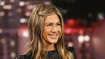 Jennifer Aniston decora su casa con adornos navide?os inspirados en el coronavirus