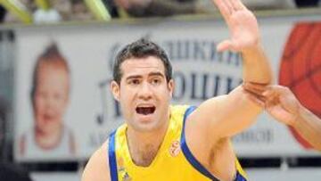 <strong>CARLOS CABEZAS.</strong>