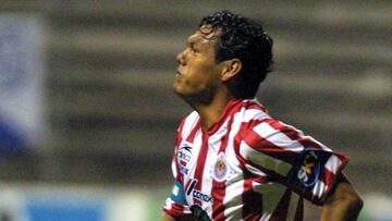 Joel S&aacute;nchez jug&oacute; muchas veces el Cl&aacute;sico Tapat&iacute;o y revela una de tantas an&eacute;cdotas: &ldquo;En el vestidor de Chivas estaba prohibid&iacute;simo perder contra Atlas&rdquo;