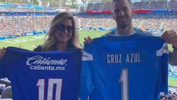 Jugadores de Cruz Azul visitan a Chargers en juego de pretemporada