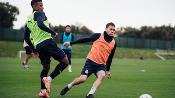 Los jugadores del Girona durante un entrenamiento.