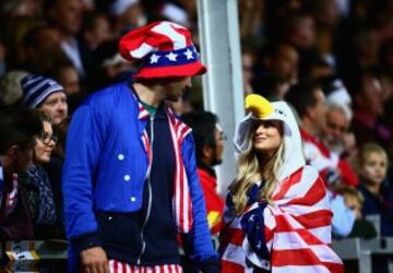 Seguidores de Estados Unidos durante el partido ante Japón del Mundial de rugby.