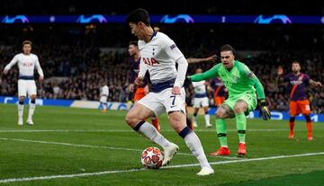 1-0. Son Heung-Min marcó el primer gol.