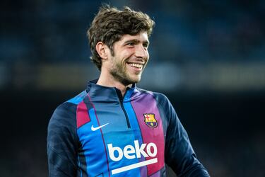 Aquella temporada Sergi Roberto fue un comodín fiable: sumó buena cantidad de minutos apareciendo como mediocentro, lateral o interior. Finalizó su etapa culé en junio de 2024 tras 18 años bajo la camiseta del Barça, con 373 partidos y 25 títulos. Actualmente juega en el Como de la Serie A, donde aportará experiencia y versatilidad en su nuevo proyecto.
