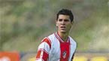 <B>FUE ATLÉTICO</B>. Casquero jugó en el filial rojiblanco en Segunda.