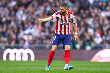 Una de las grandes incorporaciones invernales posiblemente de toda la historia del Atlético. Yannick Carrasco regresó al club el 31 de enero de 2020 en el último día de mercado. Se había intentado hasta última hora poder firmar a Cavani, pero ante la imposibilidad de sumar al uruguayo, el elegido fue el belga, que dos años atrás se había marchado a China. Y aunque le costó de partida, tras casi dos meses sin competir en el país asiático, desde el parón por la pandemia volvió a ser el jugador desequilibrante, con muchísima calidad y llegada de sus mejores días. En un nuevo Atlético se adaptó de maravilla a jugar como carrilero izquierdo y cada vez que puede acercarse al área rival y encarar a la defensa es todo un peligro. Uno de los mejores jugadores del Atlético en este año 2021, clave en el título de Liga. En la actualidad ha perdido presencia y el próximo verano podría marcharse al Barcelona.