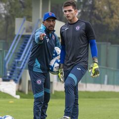 Jurado entra a su primera convocatoria con Cruz Azul