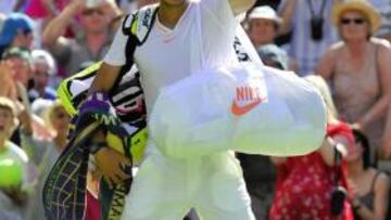 <b>UN DEBUT ESPERANZADOR. </b>Rafa Nadal liquidó a su rival, el japonés Nishikori, en dos horas y con bastante comodidad. El español deja buenas sensaciones.