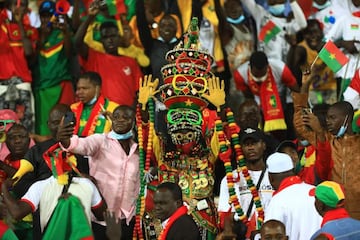 Burkina Faso's fans react before the Africa Cup of Nations (CAN) 2021 quarter final football match between Burklina Faso and Tunisia at Stade Roumde Adjia in Garoua on January 29, 2022. (Photo by Daniel BELOUMOU OLOMO / AFP)