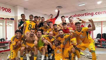 El Albacete celebra el triunfo en Gijón.