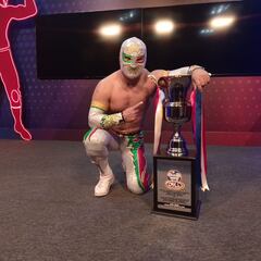 Místico regresó al sitio más alto de la lucha libre mundial