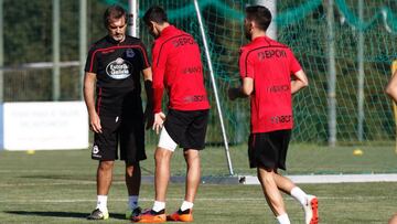 03/10/18 ENTRENAMIENTO DEL DEPORTIVO DE LA CORU&Ntilde;A 
 
 
 VICENTE GOMEZ LESION