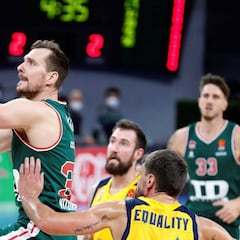 El Baskonia doblega al Khimki por agotamiento