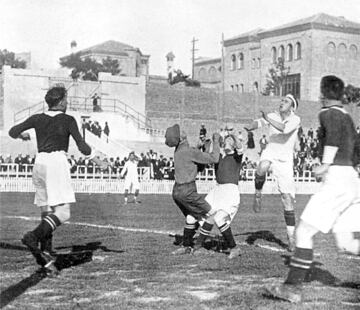 Madrileño y agente de Bolsa. Como Uribe, sólo llegó a jugar un partido en la recién creada Liga. 55 goles en sus 73 partidos con el Madrid y un palmarés de seis Campeonatos Regionales, títulos con gran prestigio en aquella época.
