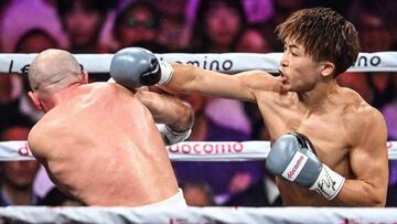 El boxeador japonés Noaya Inoue golpea a TJ Doheny en la velada celebrada en Tokio.