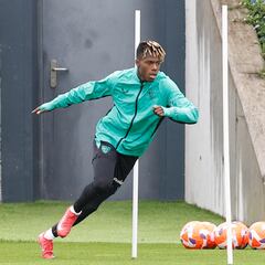 Valverde recupera a Iñaki Williams para Mestalla, sin Nico en la lista