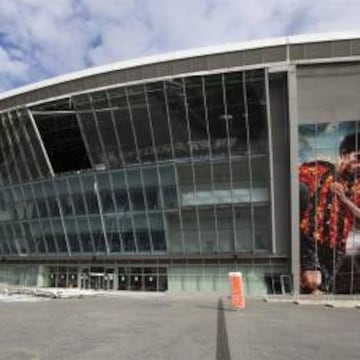 Las huellas de la guerra en el Donbass Arena de Donetsk, en el que ya no se juega al f&uacute;tbol. 