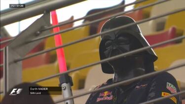 La F1 se aburre en China y se entretiene con... ¡Darth Vader!