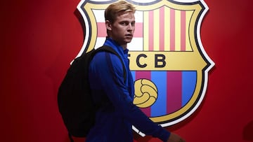 Frenkie de Jong, llegando al vestuario del Barça en Ipurua.