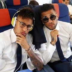 Alves a Neymar: "Sé valiente, el mundo es de los valientes"