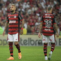 La primera batalla de Arturo Vidal en Maracaná: selfies, instrucciones y un resultado amargo