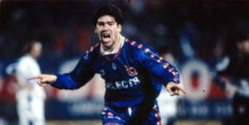 MARCELO SALAS: El 'Matador' es el máximo goleador de la U en Copa Libertadores. Disputó 19 cotejos, y marcó 10 goles. Con los azules, llegó a las semifinales de la edición de 1996, en donde quedaron eliminados ante River Plate.