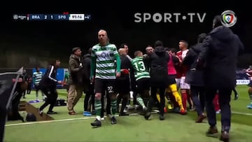 Mathieu la lía en Portugal: error en el gol de la derrota, patada, expulsión y tangana