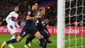 Cavani y Neymar durante el partido ente el Lyon