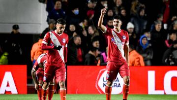 BUENOS AIRES, ARGENTINA - JULY 19: Gaston Veron (R) of Argentinos Juniors celebrates after scoring the second goal of his team during a match between Argentinos Juniors and Boca Juniors as part of Liga Profesional 2022 at Diego Maradona Stadium on July 19, 2022 in Buenos Aires, Argentina. (Photo by Marcelo Endelli/Getty Images)