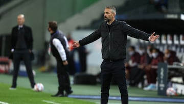 MOENCHENGLADBACH, GERMANY - OCTOBER 27: Marco Rose, Head Coach of Borussia Moenchengladbach reacts during the UEFA Champions League Group B stage match between Borussia Moenchengladbach and Real Madrid at Borussia-Park on October 27, 2020 in Moenchengladb