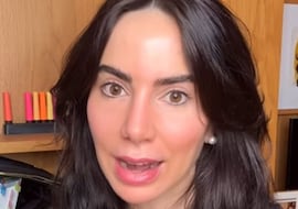 Isabel Viña, médica: “Debemos evitar beber agua embotellada, el plástico contiene disruptores hormonales”