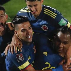 Colombia se lleva el empate en Chile con gol de Falcao al final