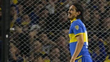 Boca Juniors' Uruguayan forward Edinson Cavani reacts after missing a goal during the Copa Libertadores round of 16 second leg football match between Argentina's Boca Juniors and Uruguay's Nacional, at La Bombonera stadium in Buenos Aires, on August 9, 2023. (Photo by JUAN MABROMATA / AFP)