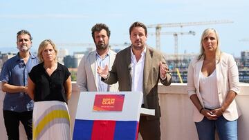 Joan Camprubí con otros miembros de 'Som un Clam'.