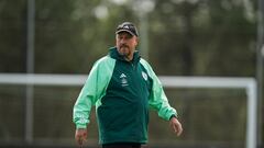 Rafa Benítez durante un entrenamiento.