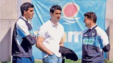 <b>HOMBRES FUERTES. </b>Muñiz, Ricardo Rodríguez y Fernando Sanz, manos a la obra.