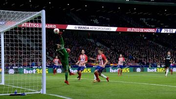 El error de Moyá en el 1-1 que ensombreció sus dos paradones