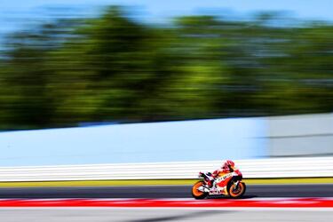 Márquez posts fourth win of the season in San Marino